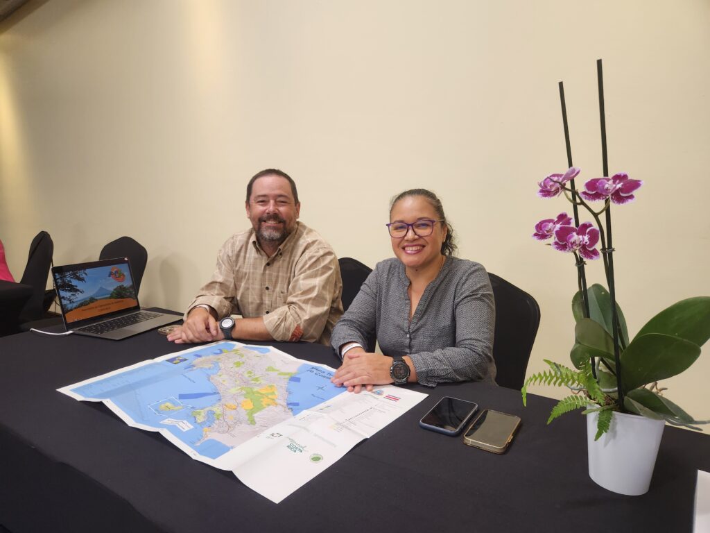 Maurício Odio e Kattia Delgado, Associação dos Operadores de Aventura Maurício Odio e Kattia Delgado, Associação dos Operadores de Aventura