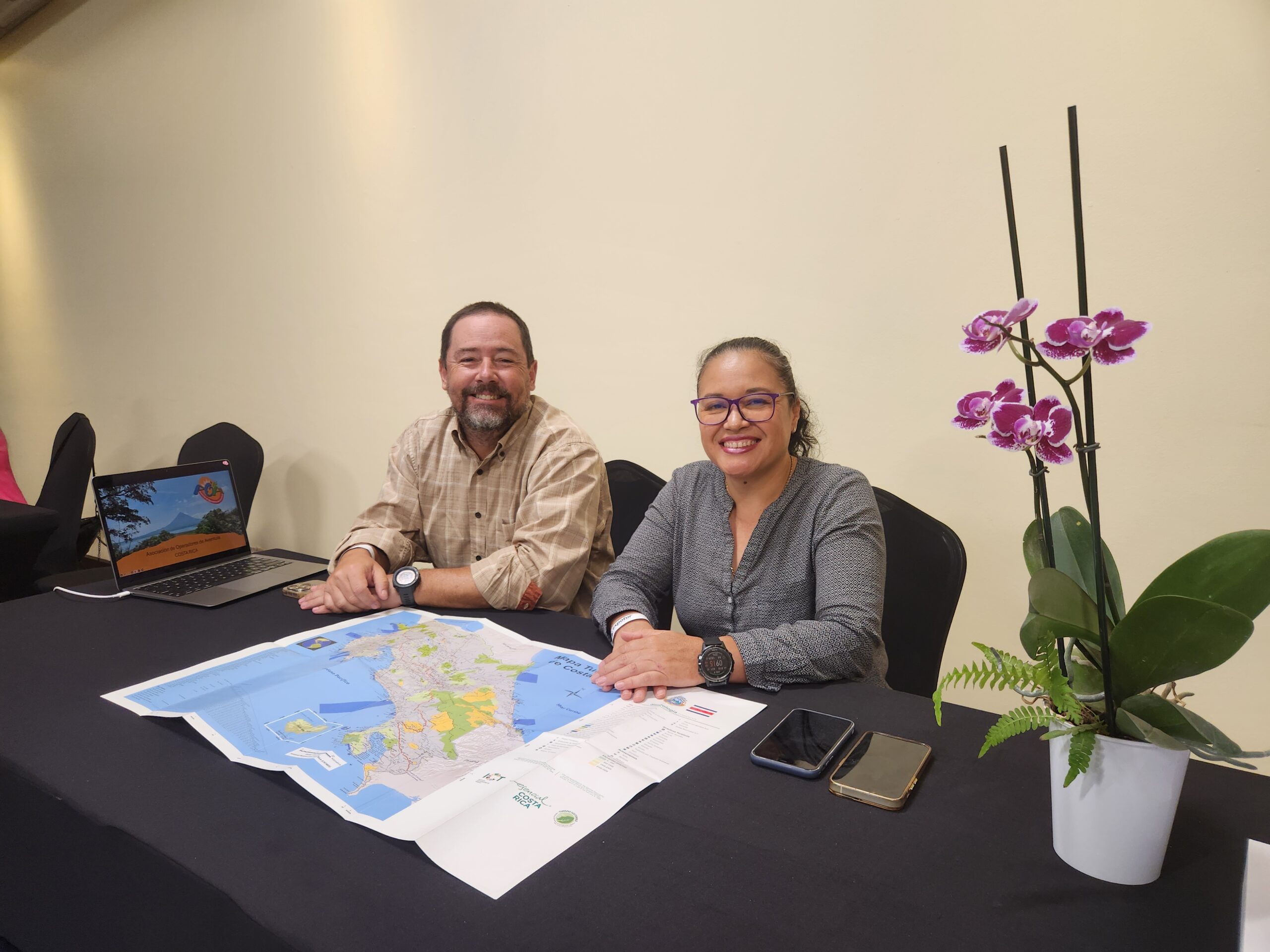 Maurício Odio e Kattia Delgado, Associação dos Operadores de Aventura Maurício Odio e Kattia Delgado, Associação dos Operadores de Aventura