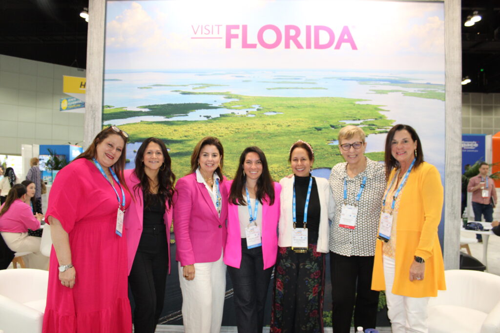 Melina Martinez, de Miami, e Barbara Picolo, da ETS, com time do Visit Florida