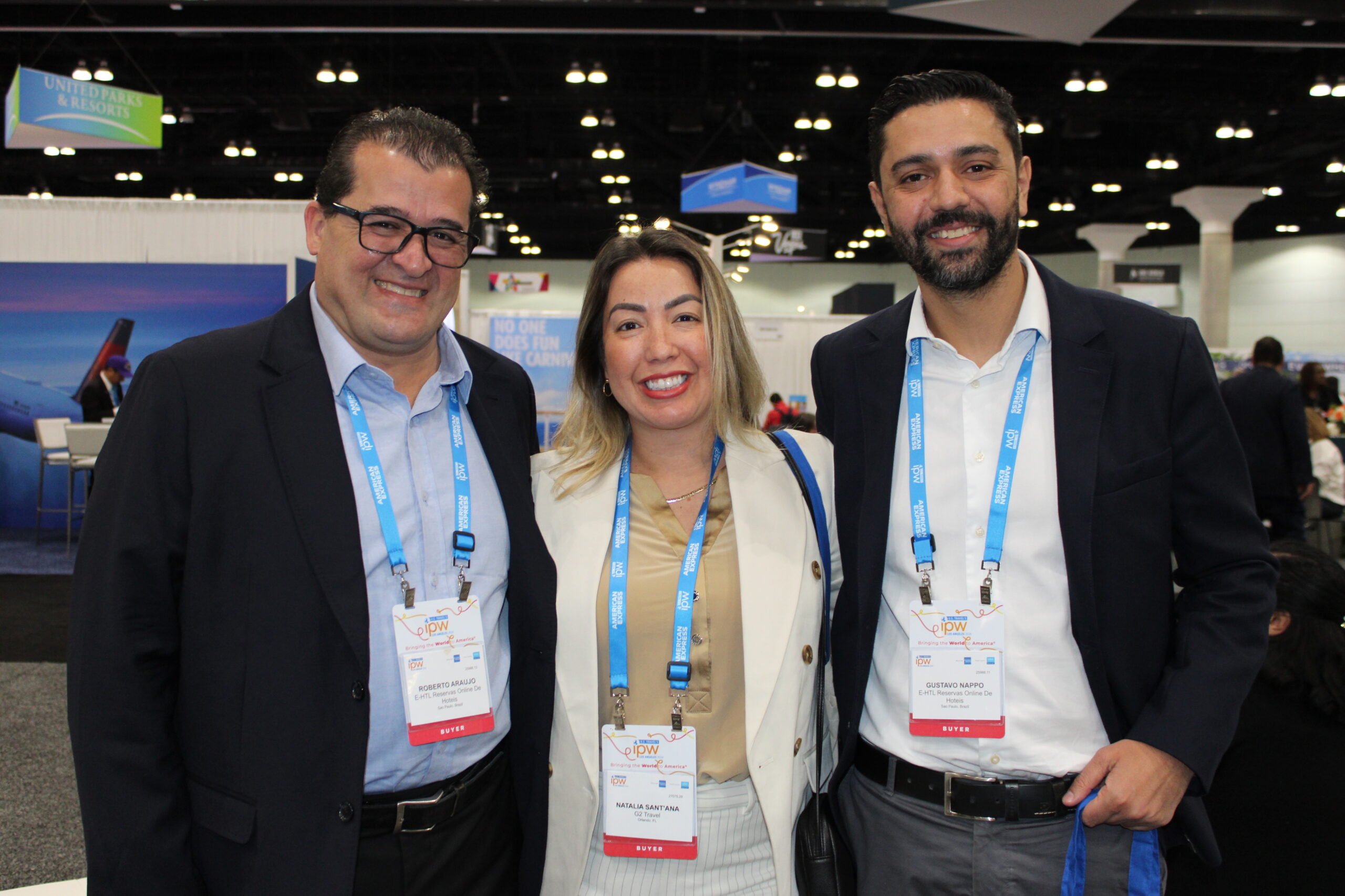 Natalia Santana, da G2 Travel, com Roberto Araujo e Gustavo Nappo, da EHTL Natalia Santana, da G2 Travel, com Roberto Araujo e Gustavo Nappo, da EHTL