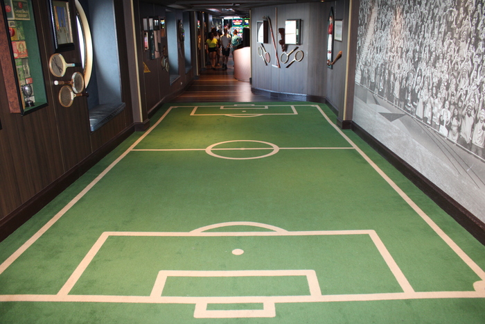 O Sports Bar é um bar temático do navio, com referencias de diferentes esportes O Sports Bar é um bar temático do navio, com referencias de diferentes esportes