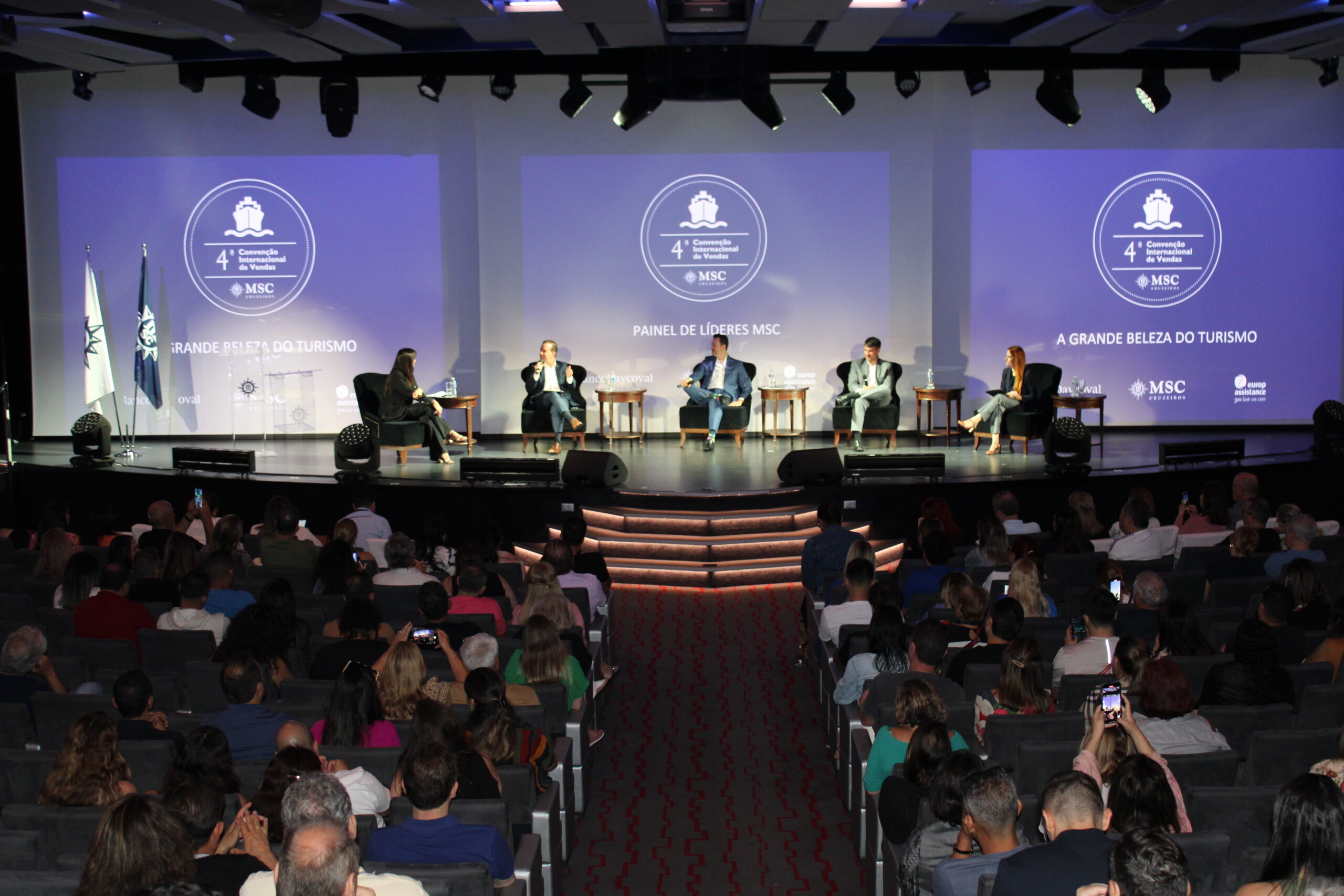 O painel de Líderes da MSC abriu a programação oficial da Convenção O painel de Líderes da MSC abriu a programação oficial da Convenção