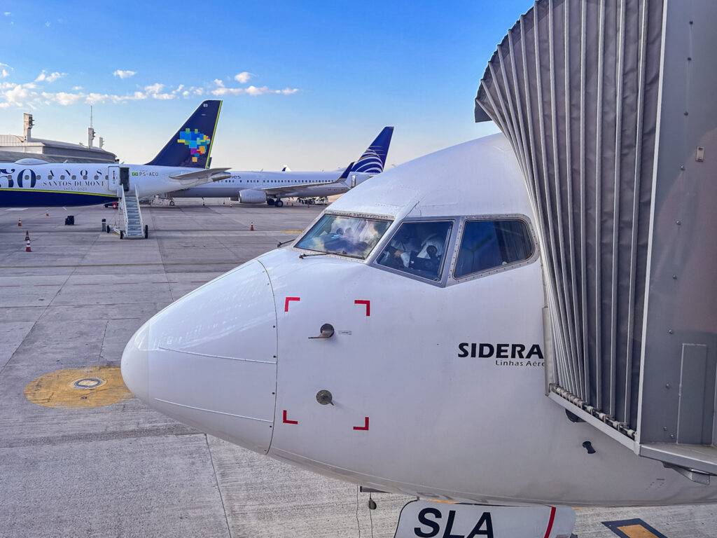 O voo inaugural foi feito entre Belo Horizonte (MG) e Curitiba (PR) O voo inaugural foi feito entre Belo Horizonte (MG) e Curitiba (PR)