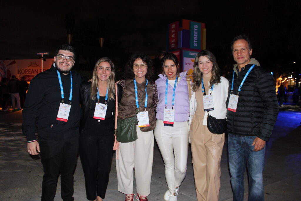 Paulo Biondo e Paula Rorato, da CVC, Danielle Roman, da Interamerican, Fernanda Paranhos, da CVC, Emanuelle de Nadal, do Consulados dos EUA, e Roberto Roman, da CVC