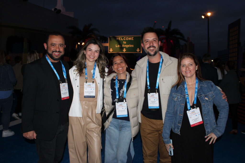 Paulo Souza, da Magic Blue, Emanuelle De Nadal, do Consulado dos EUA em SP, Cristina Muniz e Leonardo Fortes, da United Parks, e Joice Ferreira, da Magic Blue