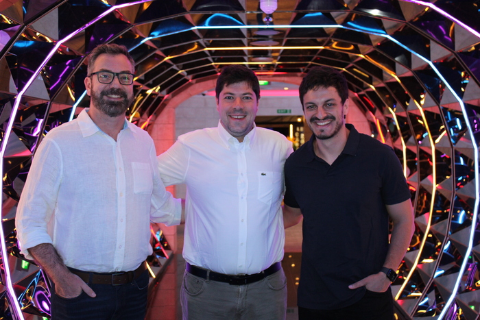 Rafael Lickfeldt, da MG Travel e Paulo Papoy e Eric Aguiar, da Krooze Rafael Lickfeldt, da MG Travel e Paulo Papoy e Eric Aguiar, da Krooze
