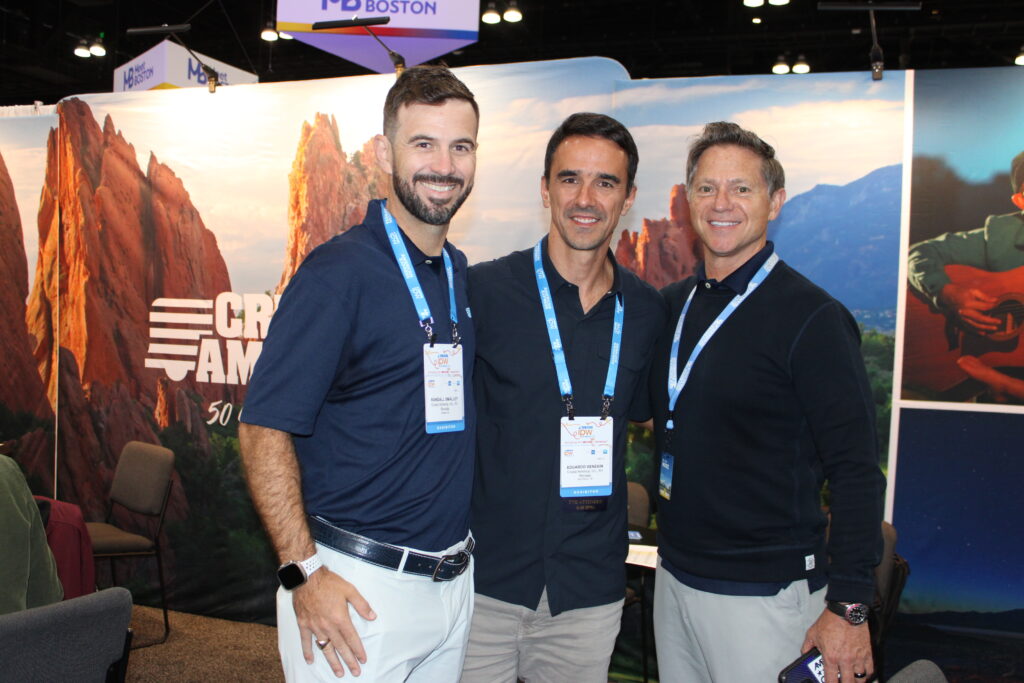 Randall Smalley, Eduardo Genekian e Mike Marcine, da Cruise America