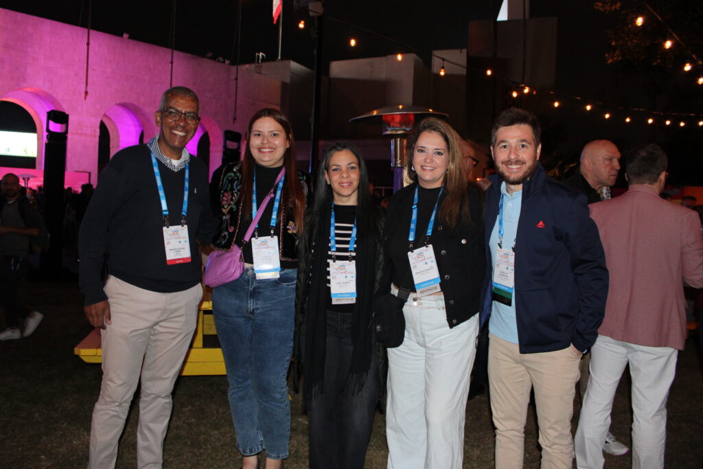 Reifer Junior, da BeFly, Fabiana Andrade, Lisa Tejeda e Ana Elisa Facchinato, do Brand USA, e Danillo Barbizan, da Delta