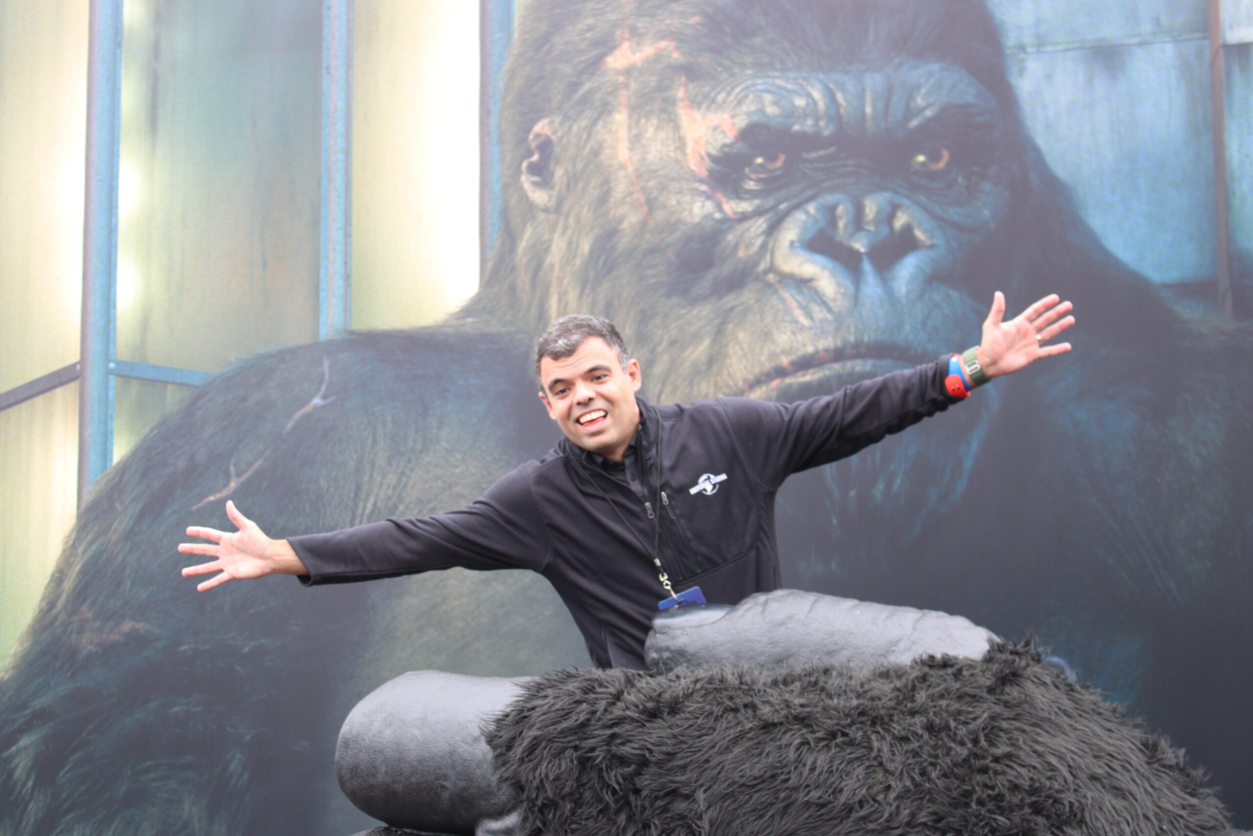 Renato Gonçalves, da Universal, foi levado com alegria pelo King Kong Renato Gonçalves, da Universal, foi levado com alegria pelo King Kong