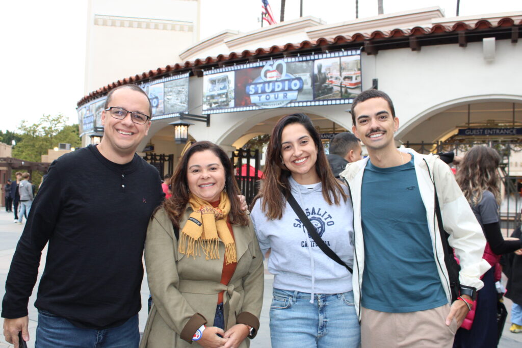 Rodrigo Possato, da Smiles Viagens, Adriana Boeckh, da Abreu, Nathalia Vicente, da Smiles Viagens, e Vinicius Batista, da Gol