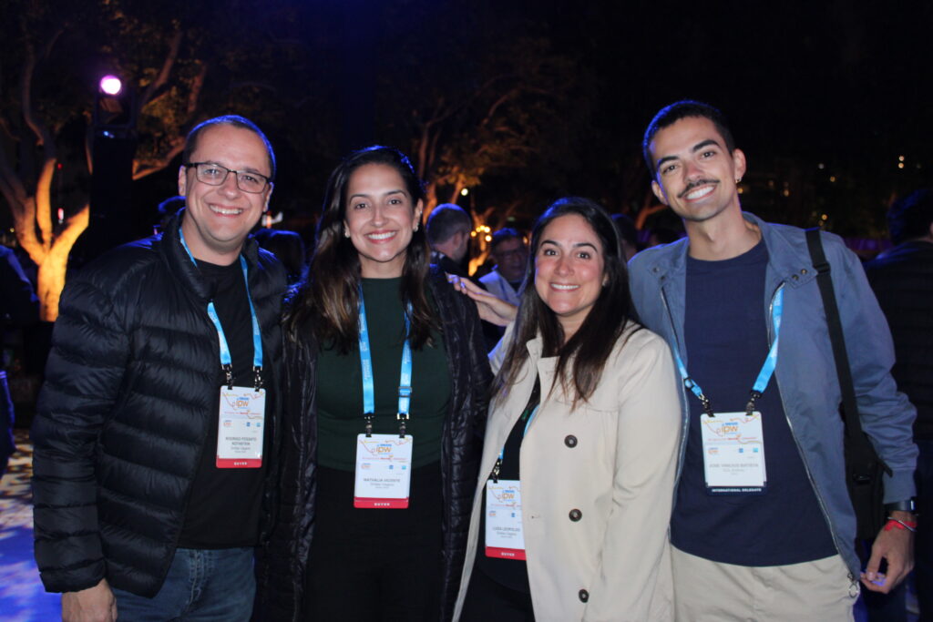 Rodrigo Possatto, Nathalia Vicente e Luiza Leopoldo, da Smiles Viagens, com Vinicius Batista, da Gol