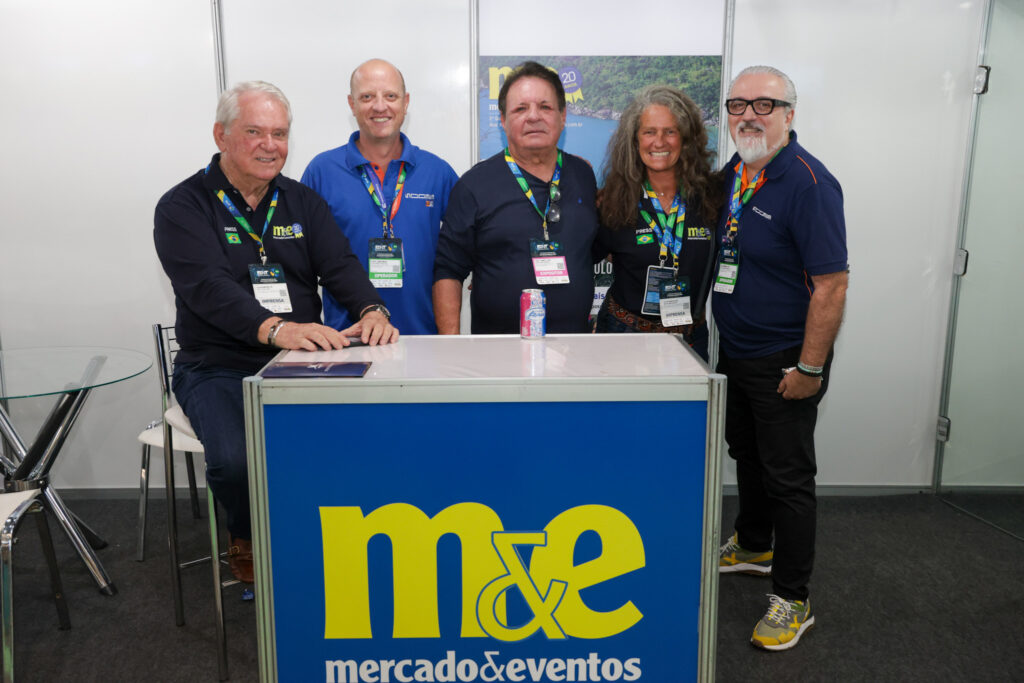 Roy Taylor e Mari Masgrau, do M&E, com Juliano Postal, da Incomum Viagens, Airton Abreu, do Governo do Maranhão, e Adriano Rebello, da Incomum Viagens