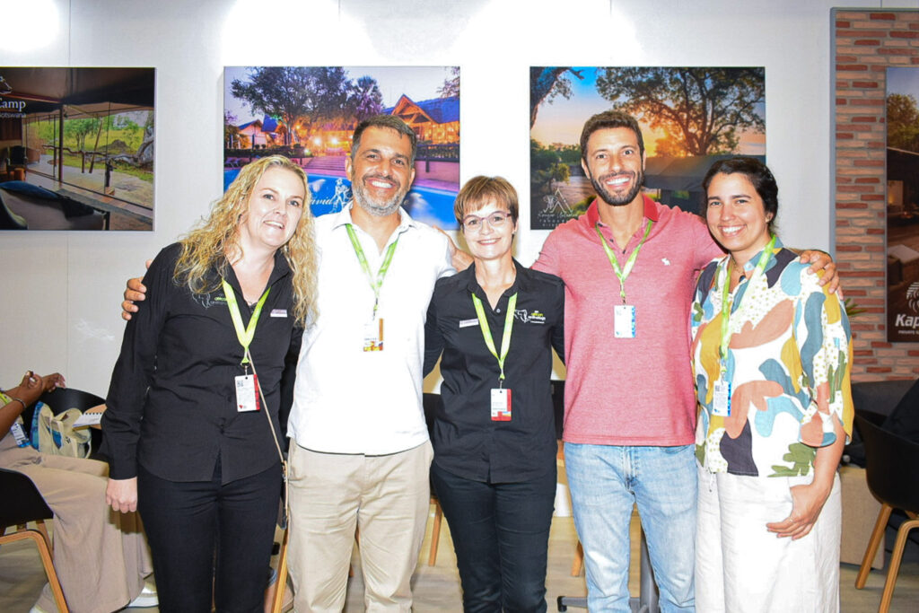 Ruth Basset e Ina Malherbe do African Anthology com a equipe do Turismo da Africa do Sul