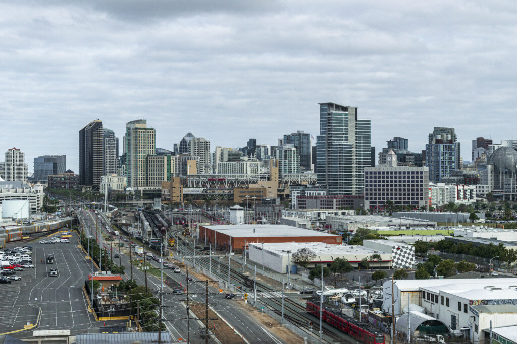 Vista para a cidade de San Diego a partir da ponte Coronado