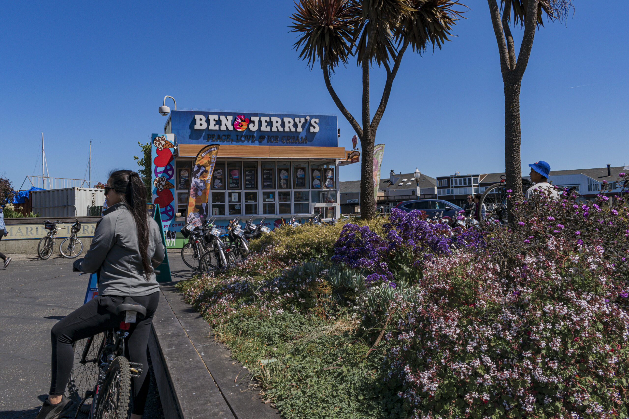 Famosa no Brasil a sorveteria Ben & Jerrys é uma opção para se refrescar no calor Famosa no Brasil a sorveteria Ben & Jerrys é uma opção para se refrescar no calor