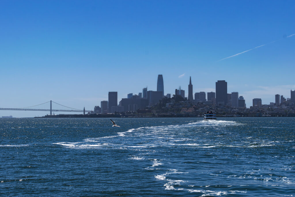 Skyline de San Francisco com a Ponte de San Francisco - Oakland