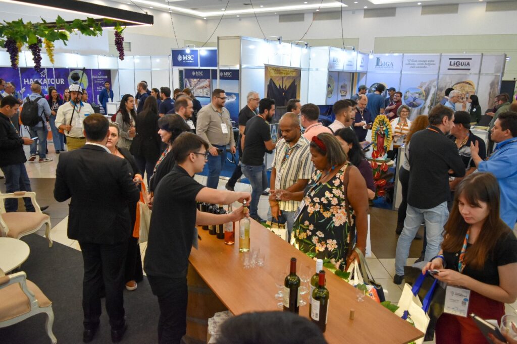 Salão do Vinho Argentino será promovido no Festival das Cataratas Salão do Vinho Argentino será promovido no Festival das Cataratas