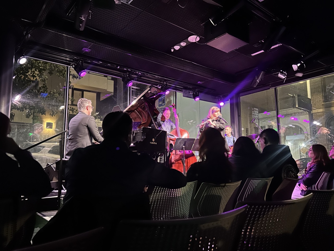 A noite de jazz serviu para enriquecer a experiência A noite de jazz serviu para enriquecer a experiência