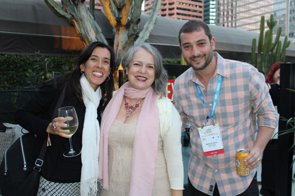 Talita Salerno e Marcus Hentz, da VMZ, com Ana Flavia Medina de Kissimmee