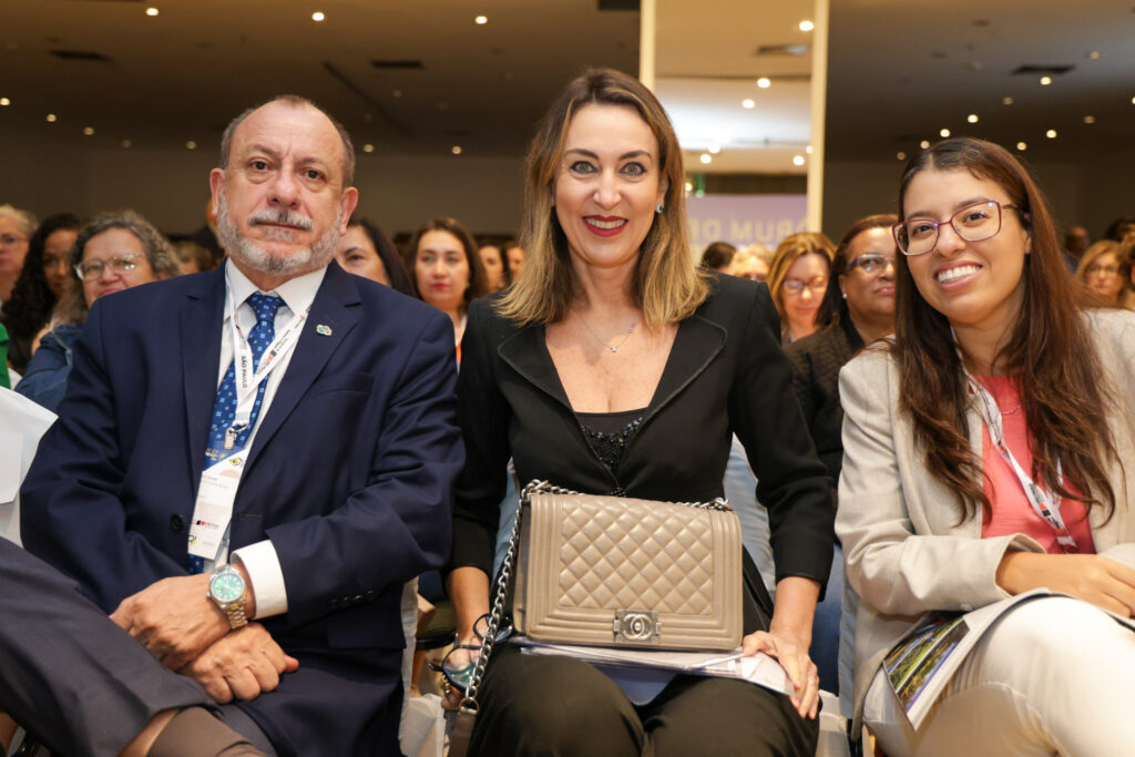 Toni Sando, do Visite São Paulo e UNEDESTINOS, Luciane Leite e Ana Clemente, da Setur-SP