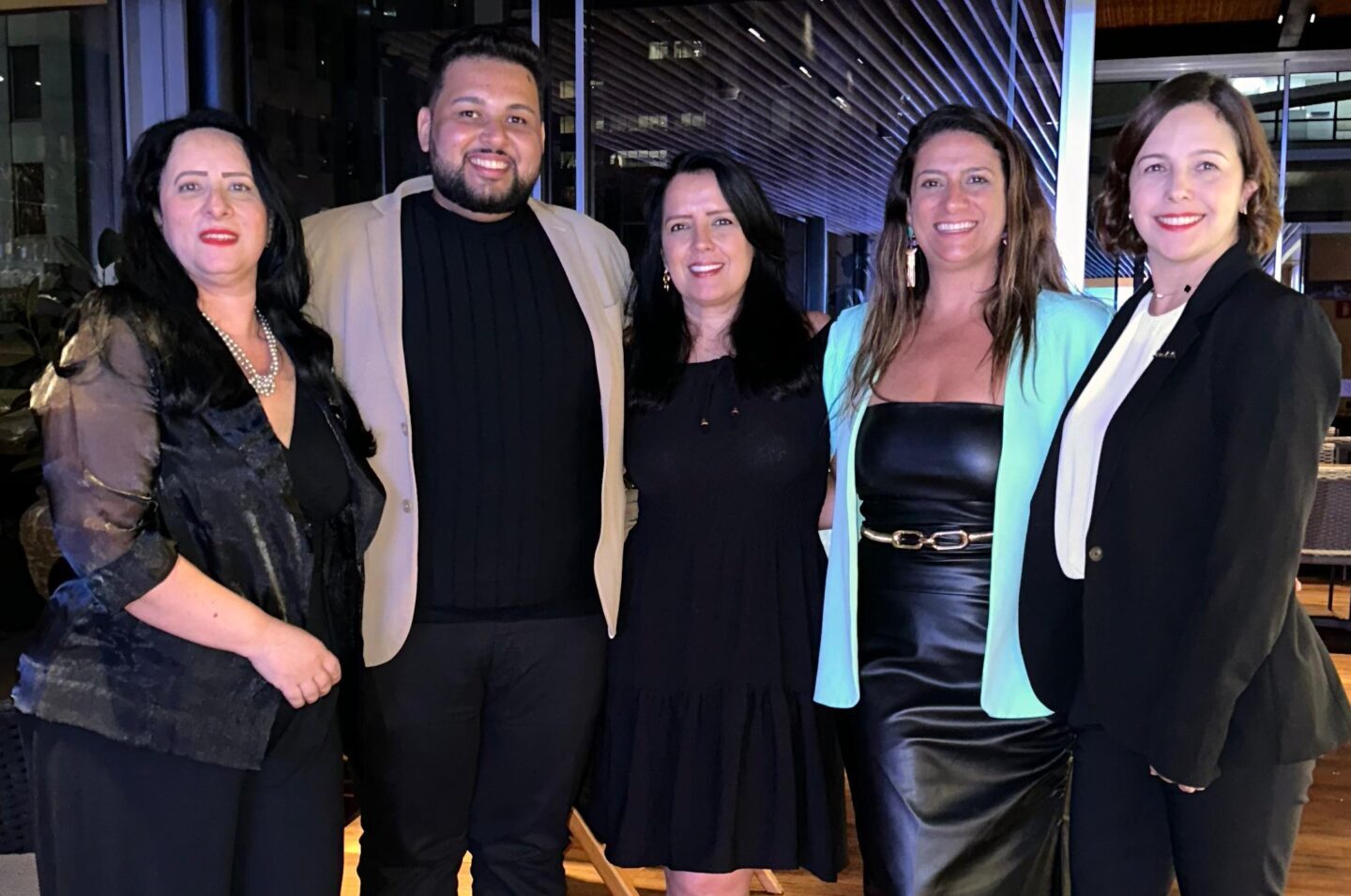 Curaçao e Kangaroo Tours promove jantar exclusivo em meio a ILTM em São Paulo 2 WhatsApp Image 2024 05 10 at 13.05.35 scaled e1715438616339 Curaçao e Kangaroo Tours promove jantar exclusivo em meio a ILTM em São Paulo