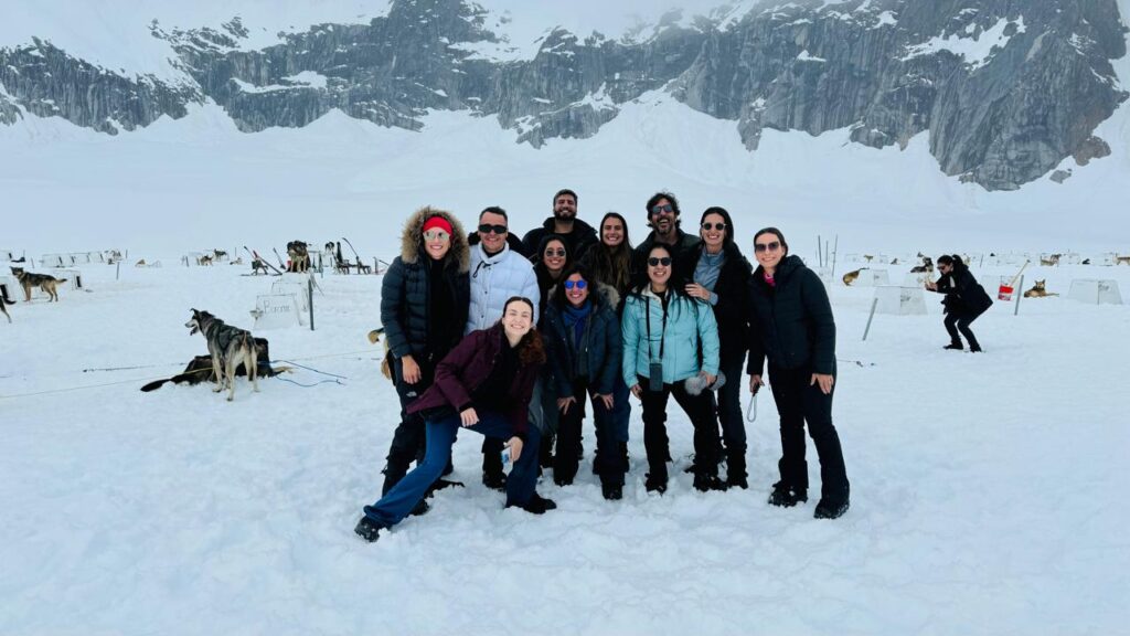 Teresa Perez e Regent Seven Seas realizam famtrip no Alasca 1 WhatsApp Image 2024 05 22 at 16.27.07 1 Teresa Perez e Regent Seven Seas realizam famtrip no Alasca
