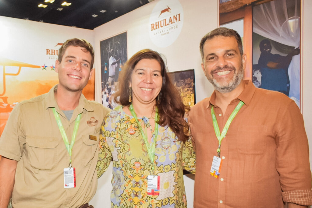 Willem Nel e Marisa Silva, do Rhulani Safari Lodge e Marcelo Marques, do Turismo da África do Sul