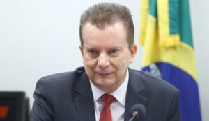 Comissão da Câmara aprova exigência de seguro-viagem para turistas internacionais no Brasil