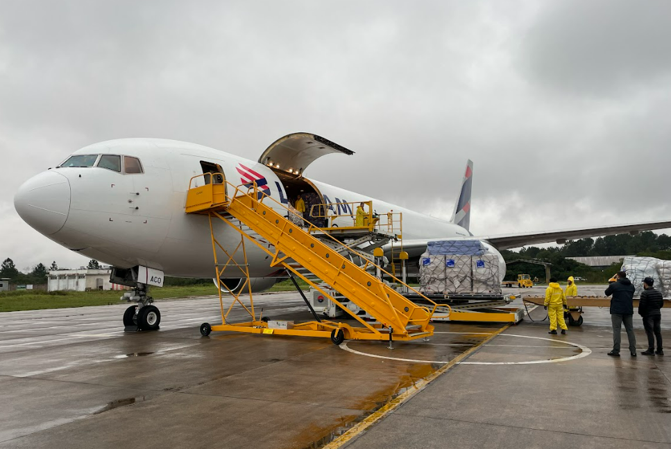 Latam realiza o maior voo cargueiro de uma empresa aérea na Base Aérea de Canoas 1 unnamed 13 Latam realiza o maior voo cargueiro de uma empresa aérea na Base Aérea de Canoas