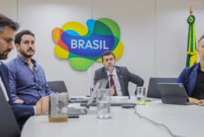 Em reunião extraordinária do CNT, Embratur destaca plano de recuperação econômica do RS