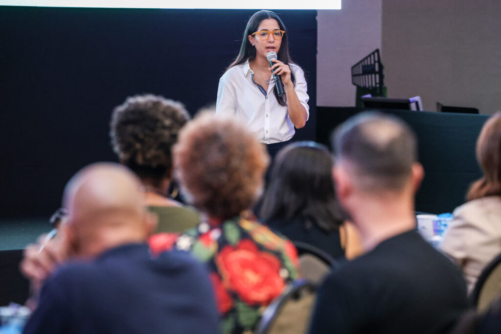 Thaís Facundo, da Setur-CE durante apresentação