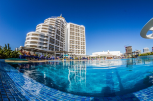 O hotel oferece quatro diárias por 825 dólares com 70% de desconto para as crianças (Divulgação/Enjoy Punta del Este Casino & Resort/Hochmuller Comunicação)