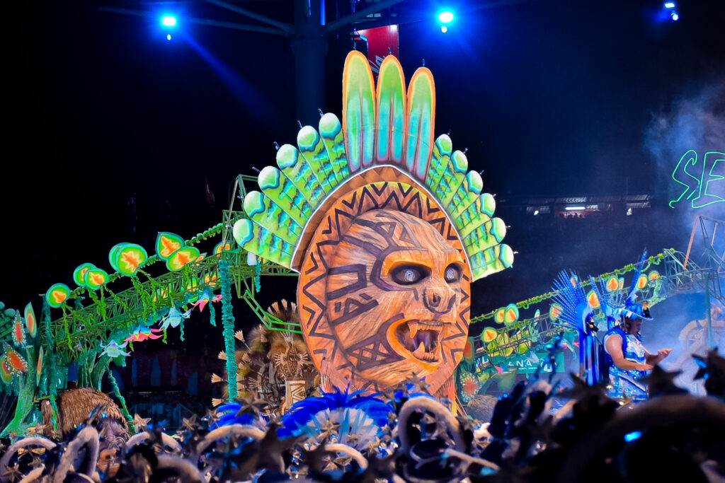 A produção do show do Boi Caprichoso é imponente e cheia de efeitos especiais