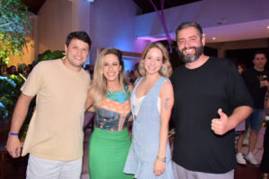 Adonai Filho, da BWT; Vanessa Esteves, diretora de Vendas do Costa do Sauípe; Camila Fumaco e Gabriel Cordeiro, da BWT