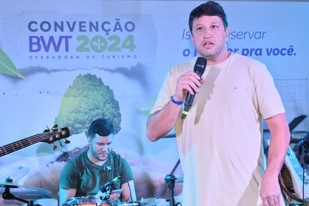 Adonai Filho deu as boas vindas aos agentes de viagens participantes da Convenção