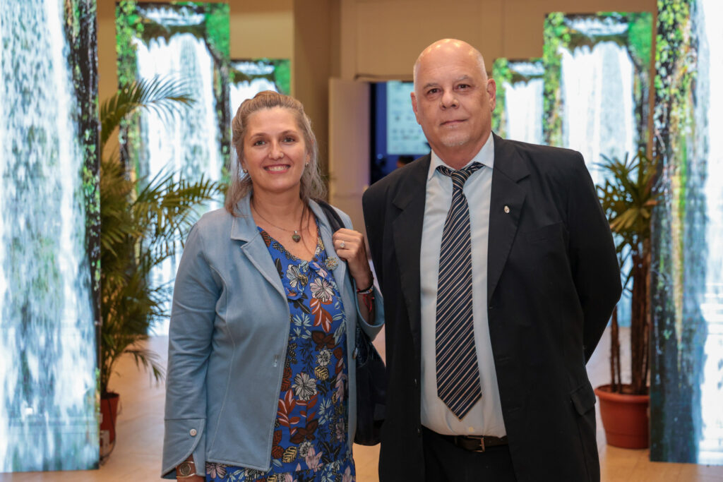 Alejandra Marina, do Consulado da Argentina em Foz do Iguaçu, e Alejando Massucco, Cônsul da Argentina em Foz do Iguaçu