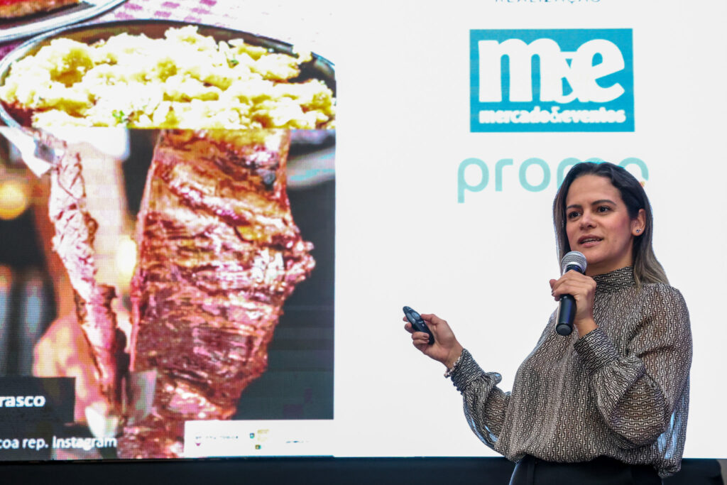 Aline Moretto, do Visite São Paulo durante o Roadshow M&E