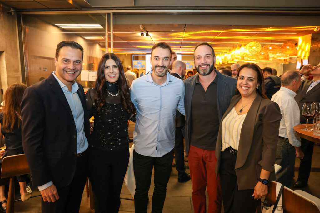 André Sanajoti, da Confiança; Flávia Pirola, da Tyller; Rafael Monteiro, da CNT; Anderson Salva e Roberta Mazzini, da Tyller