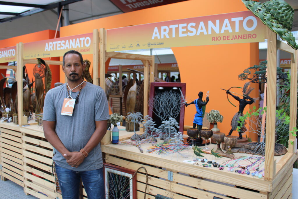 Ari Lion, artesão, RJ