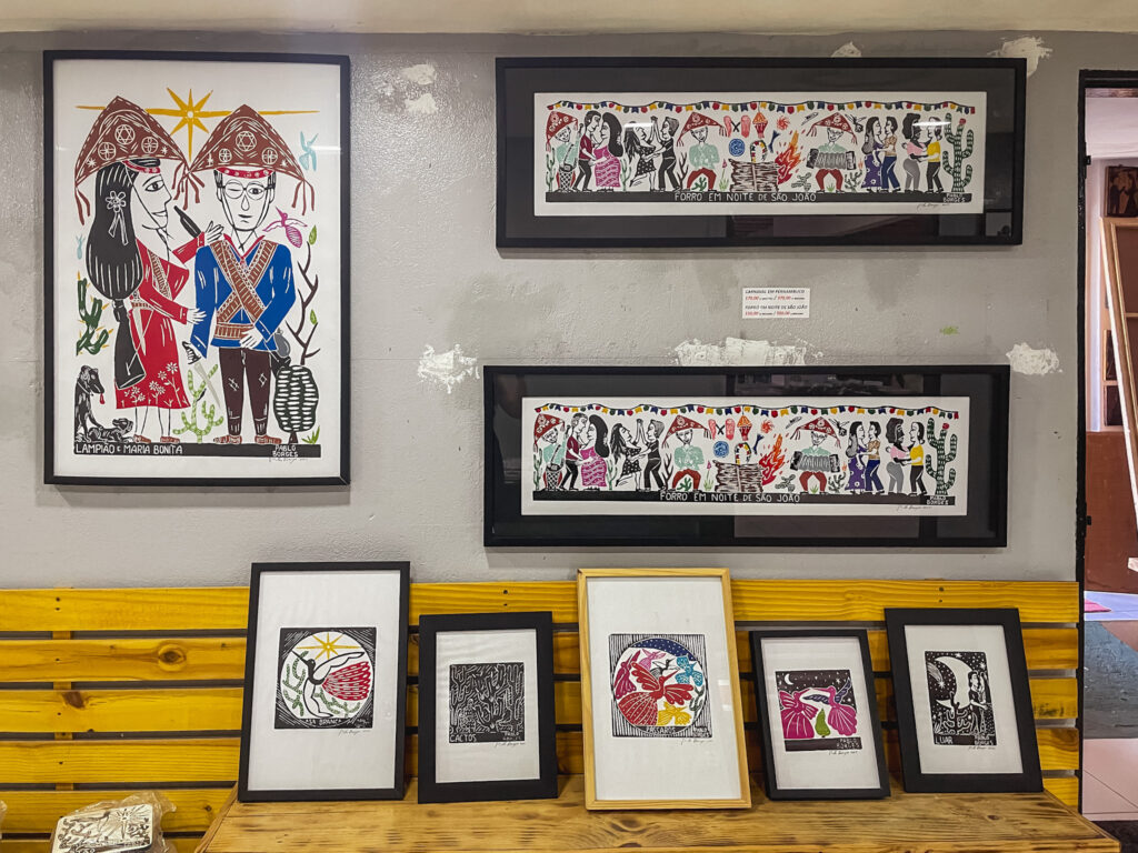 As obras de artes retratam personalidades, festejos, além da fauna e flora do Nordeste As obras de artes retratam personalidades, festejos, além da fauna e flora do Nordeste