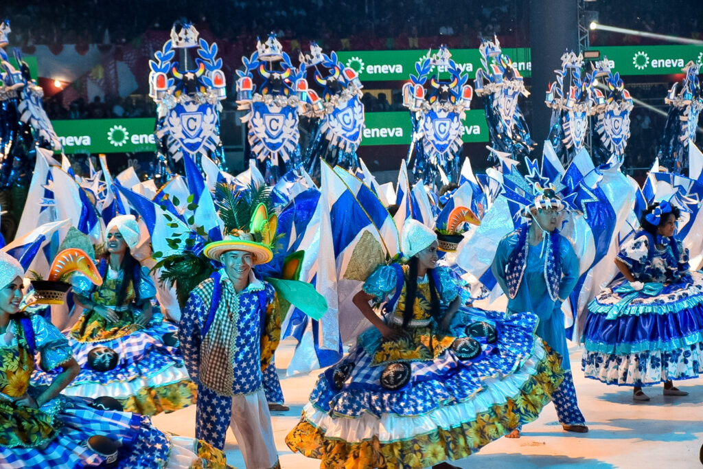 Bailarinos do Boi Caprichoso
