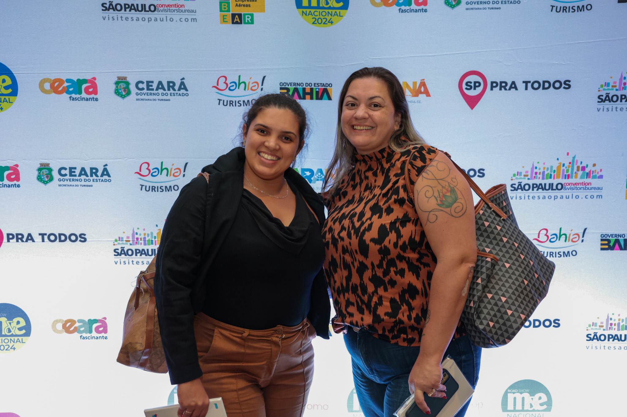Beatriz Capelato, da Biah Viagens e Kathia Levendoaki, da World Trip Turismo Beatriz Capelato, da Biah Viagens e Kathia Levendoaki, da World Trip Turismo
