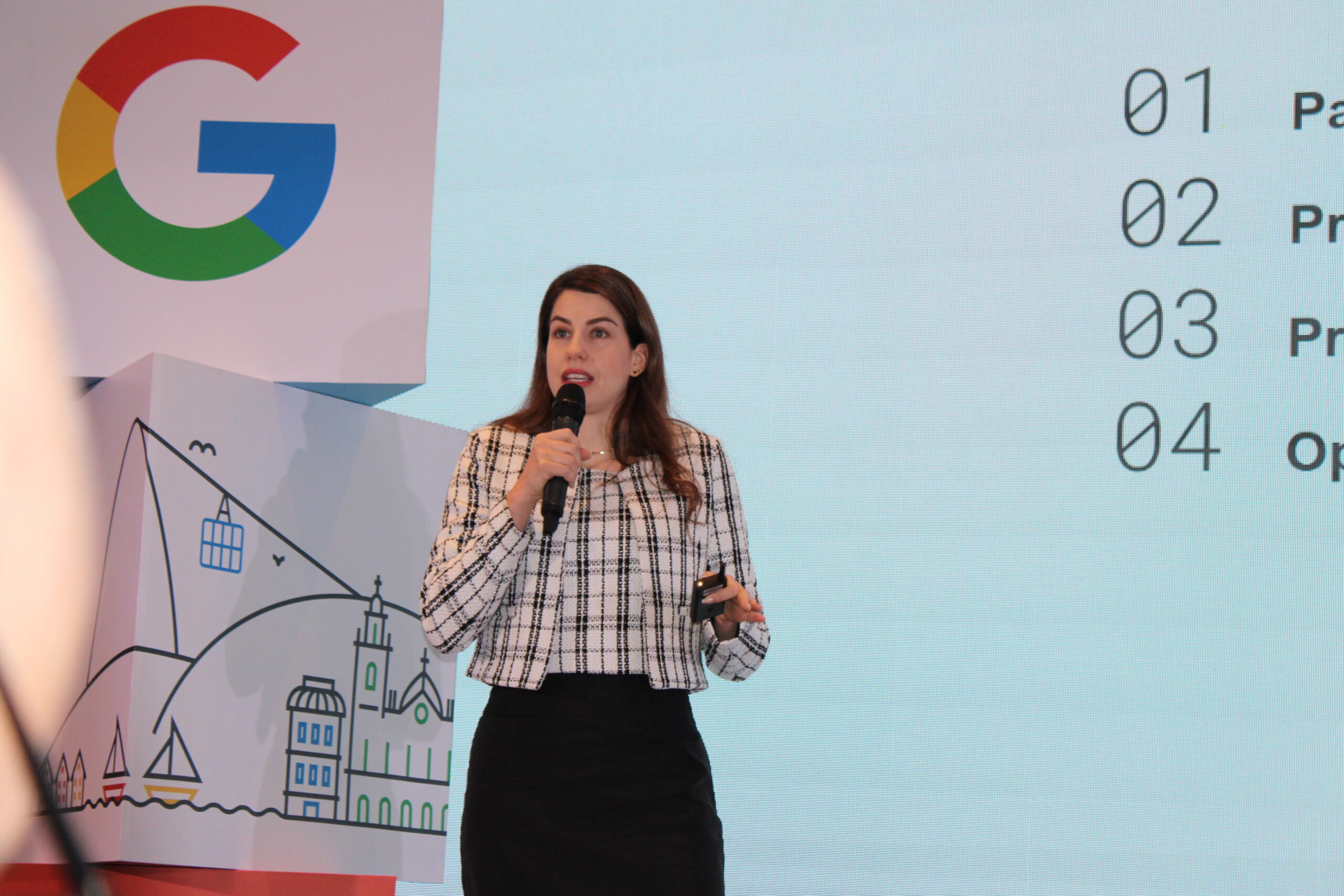 Bia Mori, gerente de Parcerias de Produtos Google