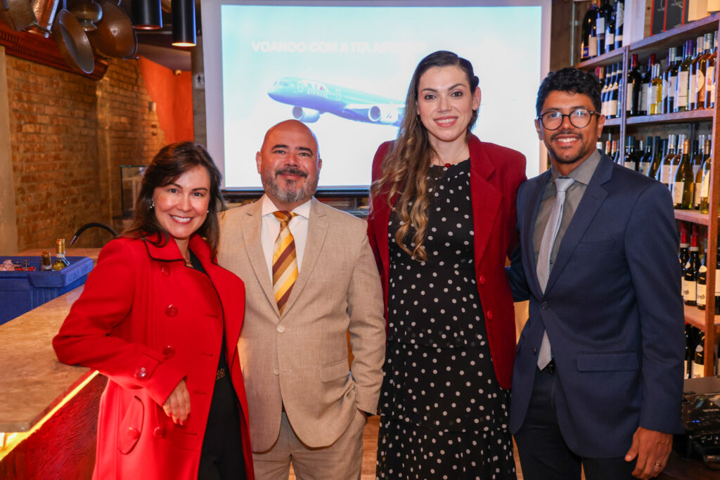 Carla Marin, Murilo Cassino, Thaís Morilhas e Caio Goyano, da ITA