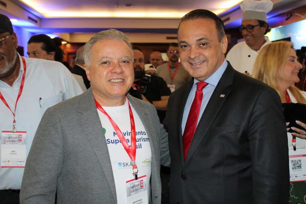 Carlos Prado, da Tour House e Roberto de Lucena, secretário de Turismo do Estado de São Paulo Carlos Prado, da Tour House e Roberto de Lucena, secretário de Turismo do Estado de São Paulo