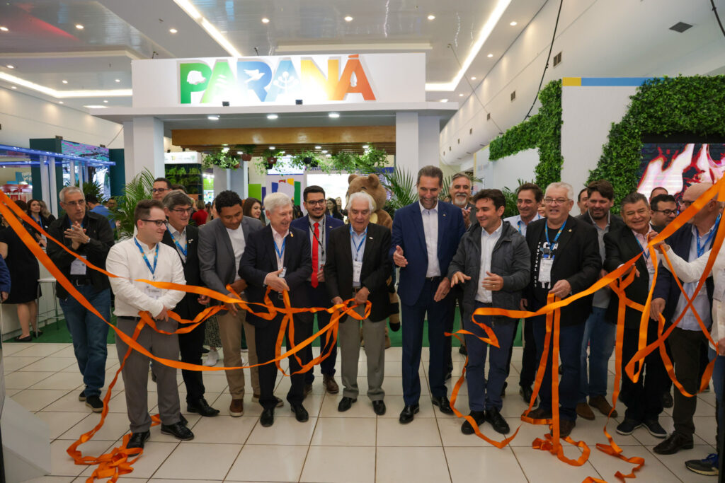 Corte da fita Festival das Cataratas 2024 conta com a presença de 11 estados