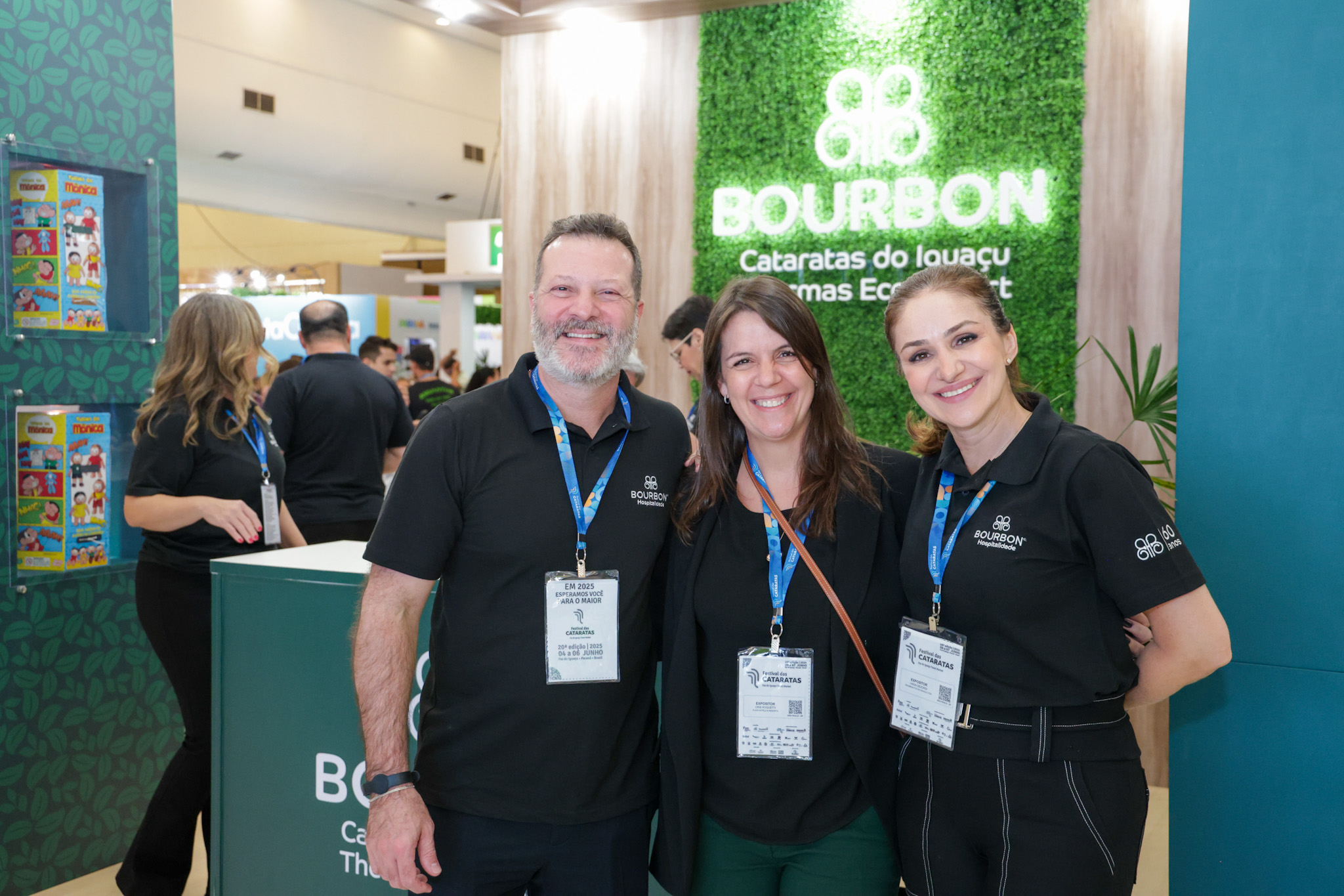 Cris Roquetti, do Playa Hotels & Resorts, entre Gustavo Minarel e Vânia Dezordi, do Bourbon Resorts Cris Roquetti, do Playa Hotels & Resorts, entre Gustavo Minarel e Vânia Dezordi, do Bourbon Resorts
