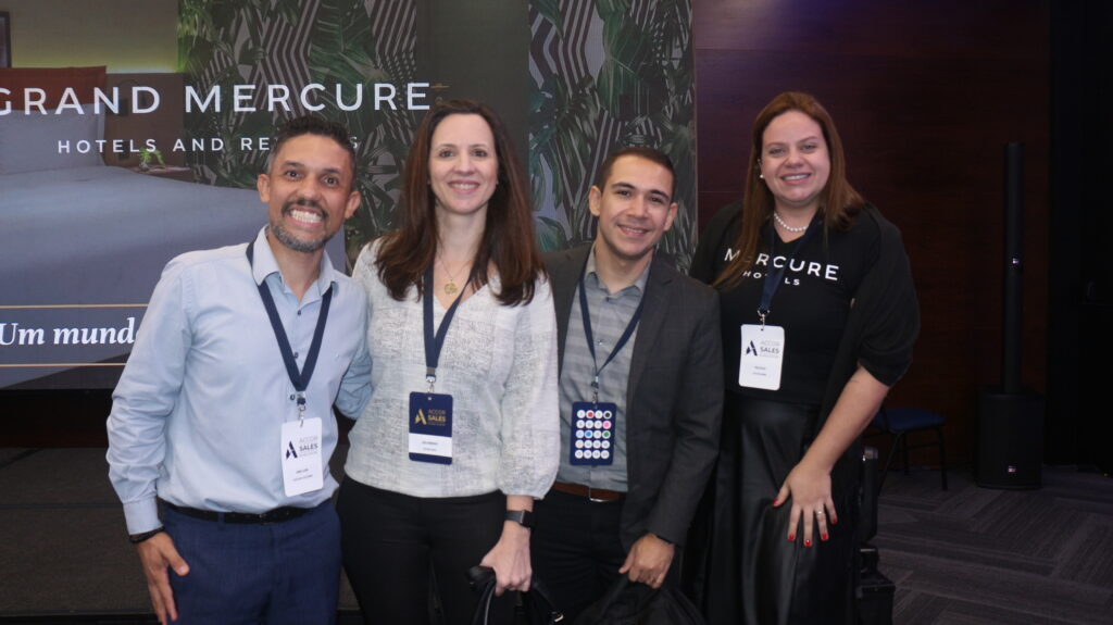 Daniel Alvino e Thais Kalaes, da Cluster, Carla Rodrigues e Bruno Cunha, da BCD Travel
