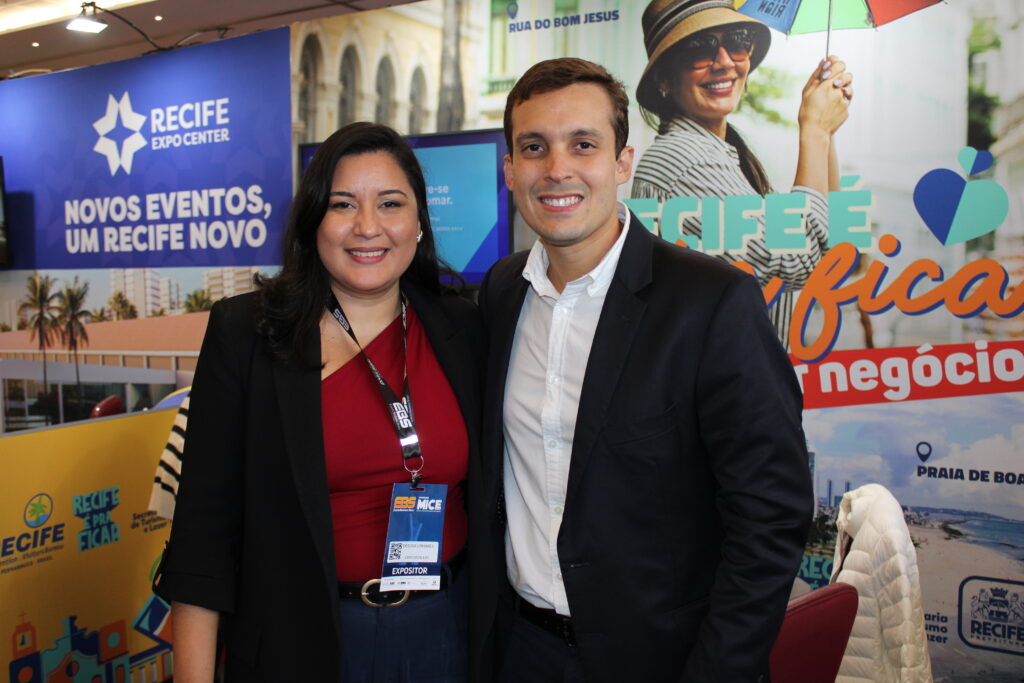 Débora Linhares e Rodrigo Rêgo, da secretaria de turismo do Recife Débora Linhares e Rodrigo Rêgo, da secretaria de turismo do Recife
