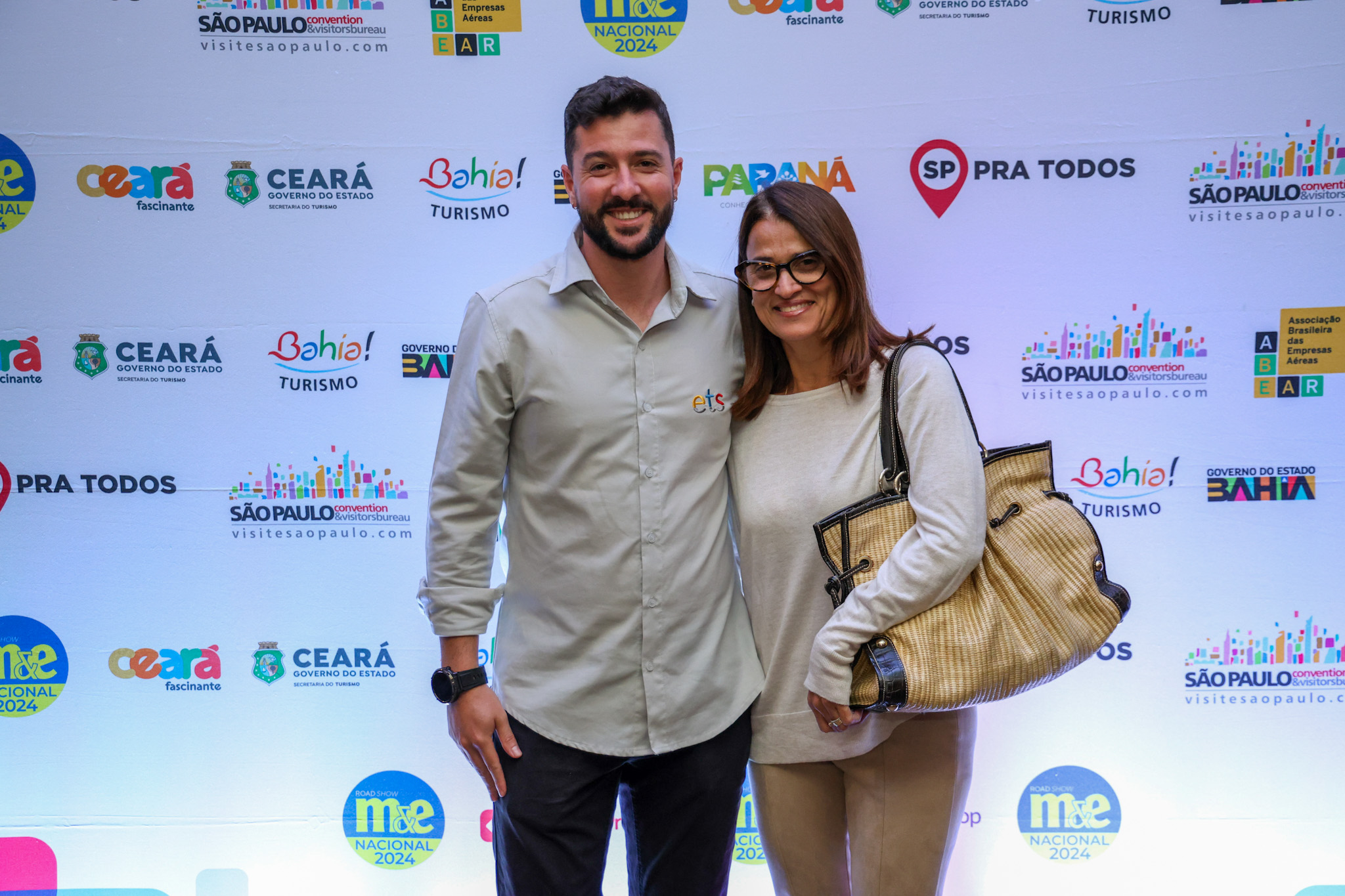 Douglas Diniz, da ETS, e Simone Vieira, da Brazil Viagens